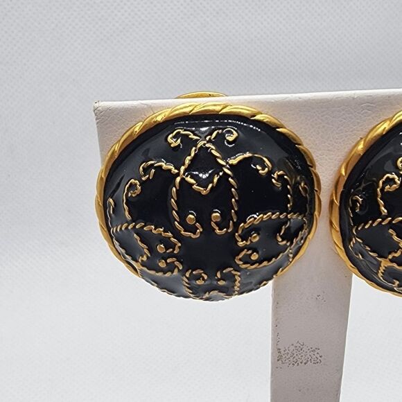 Vintage Foree Black & Gold Clip-On Earrings - Picture 2 of 5